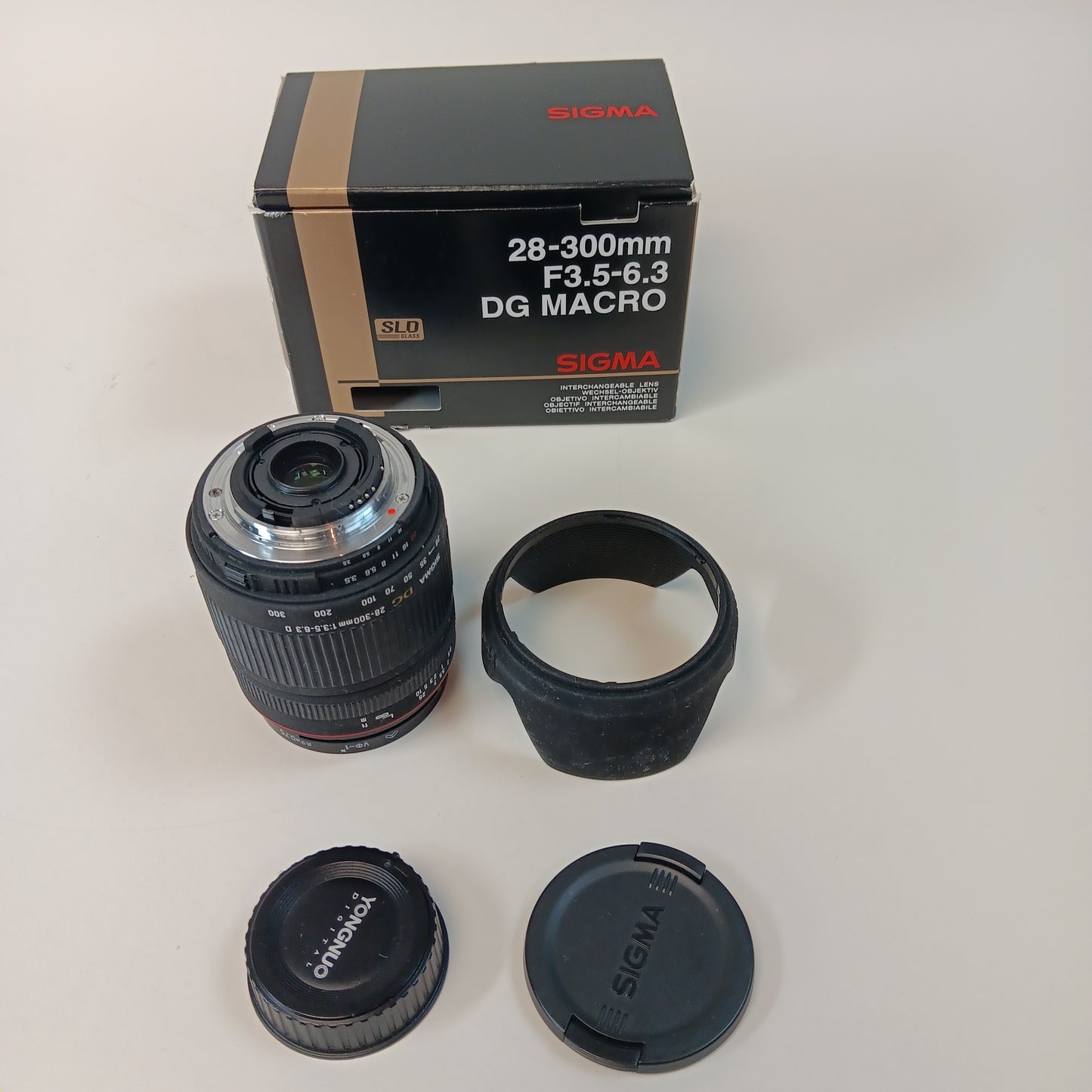 Sigma 28-300mm f/3.5-6.3 DG Macro AF Zoom Lens With Hood For Nikon