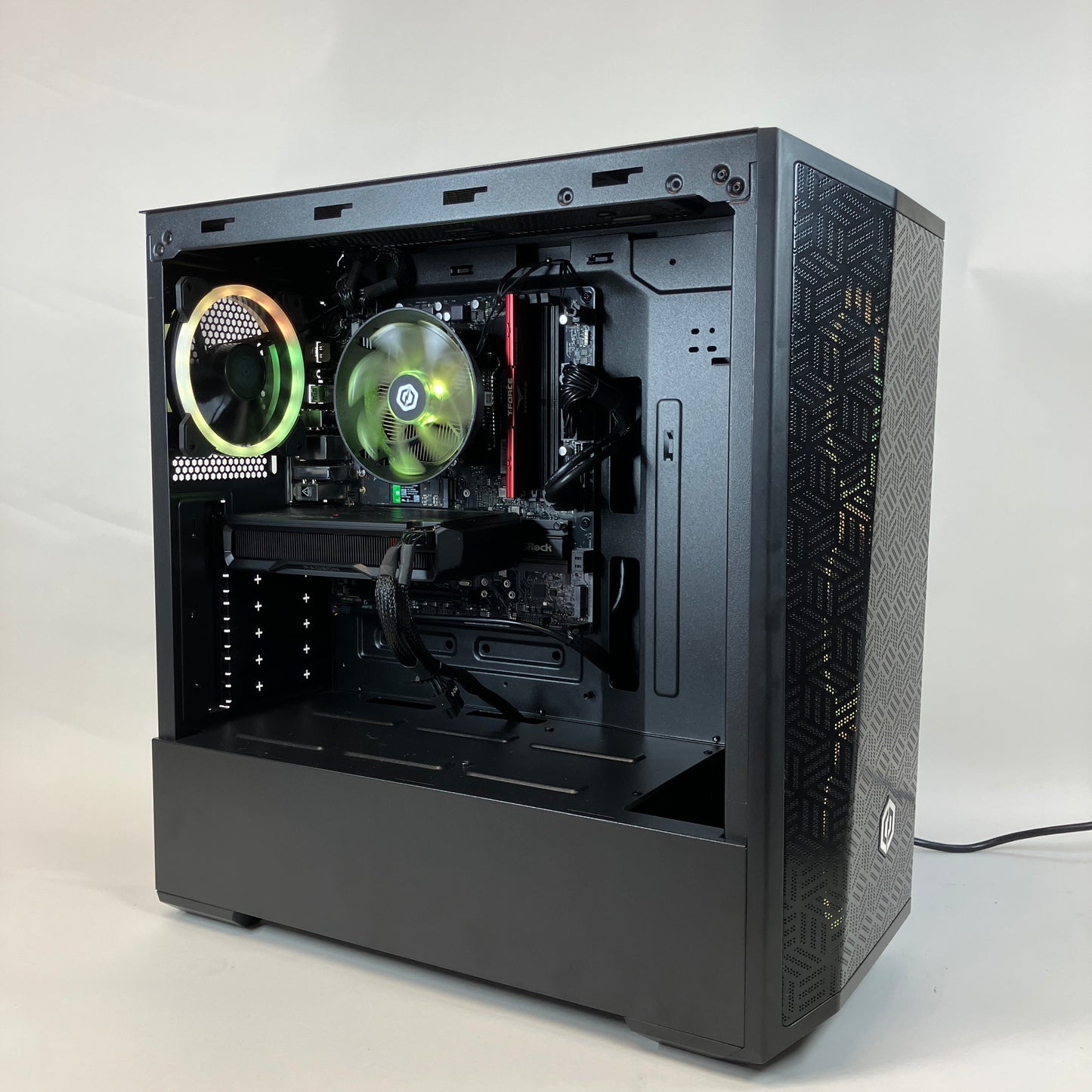 CyberPower C-Series Ryzen 5 7600 3.80GHz 16GB RAM 1TB SSD AMD Radeon RX 7600