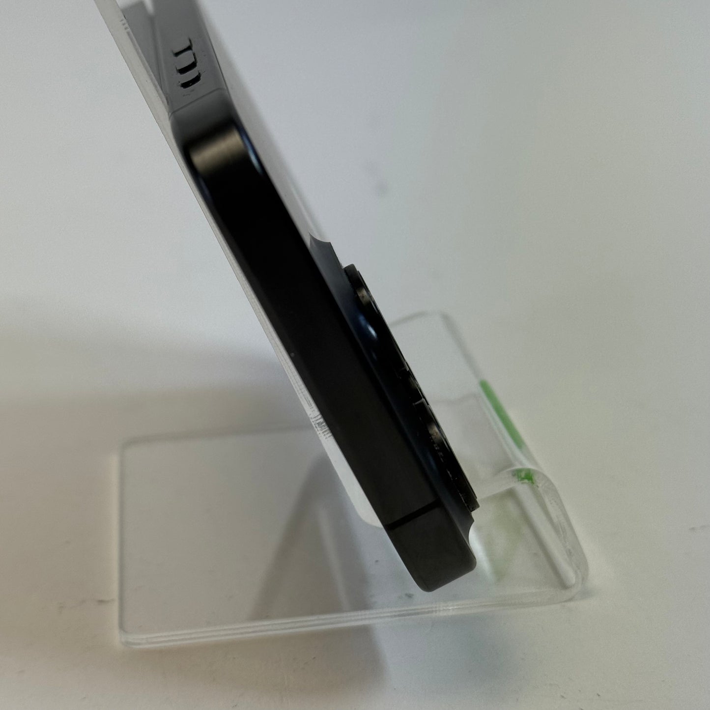 Unlocked Apple iPhone 15 Pro 128GB 18.5 Black MTQM3LL/A