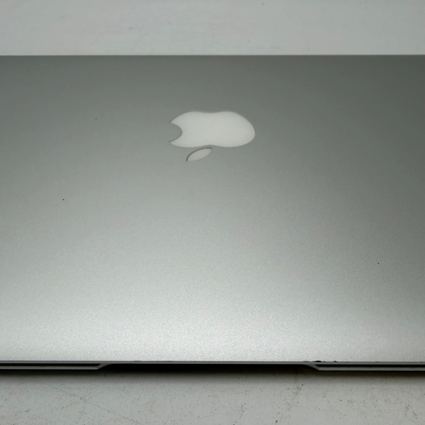 2017 Apple MacBook Air 13.3" i5 1.8GHz 8GB RAM 128GB SSD Silver A1466
