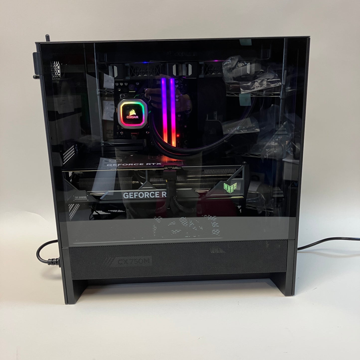 NZXT Ryzen 5 7600X 32GB RAM 1TB ASUS TUF Gaming GeForce RTX 4080 Liquid Cooled