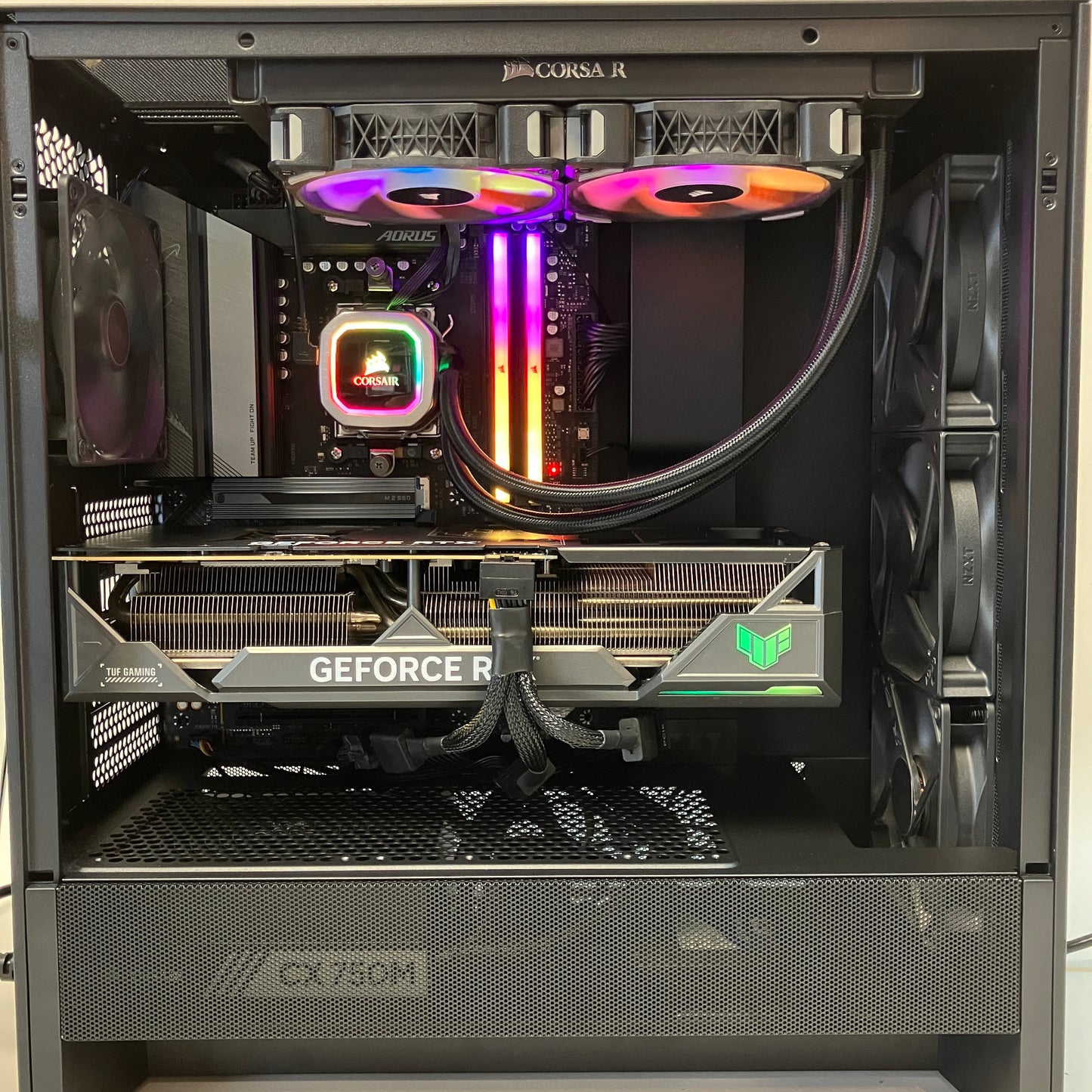 NZXT Ryzen 5 7600X 32GB RAM 1TB ASUS TUF Gaming GeForce RTX 4080 Liquid Cooled