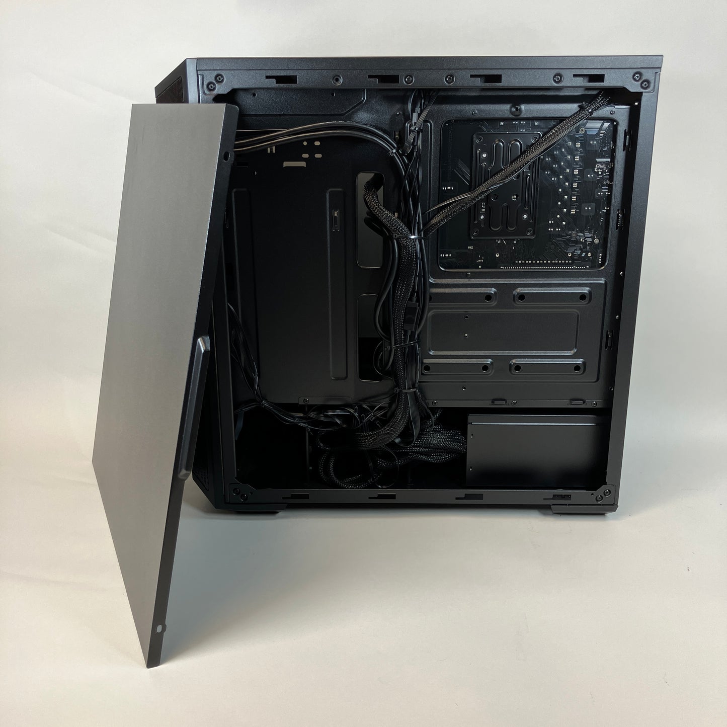 CyberPower C-Series Ryzen 5 7600 3.80GHz 16GB RAM 1TB SSD AMD Radeon RX 7600