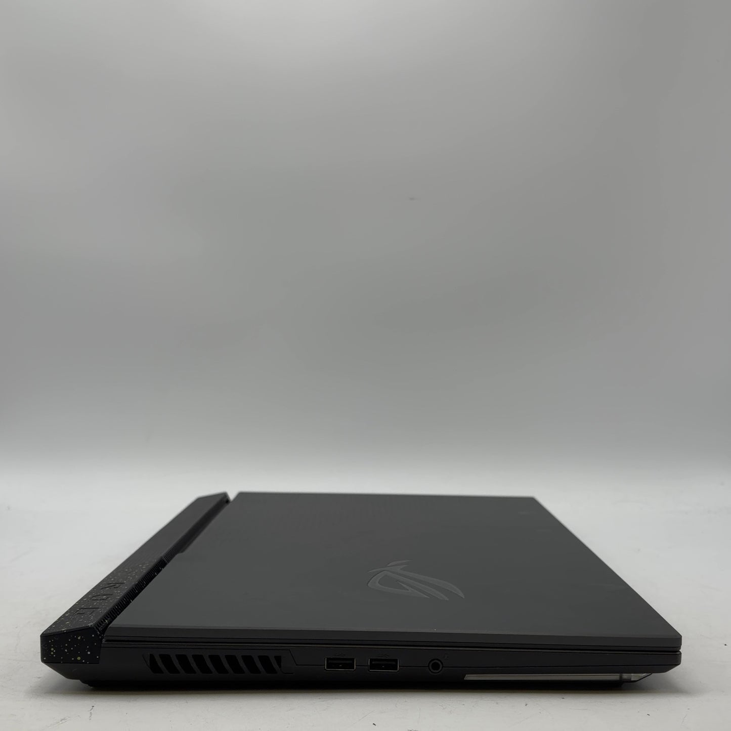 Asus ROG Strix G713 17.3" Ryzen 9 7940HX 16GB RAM 1TB SSD GeForce RTX 4050