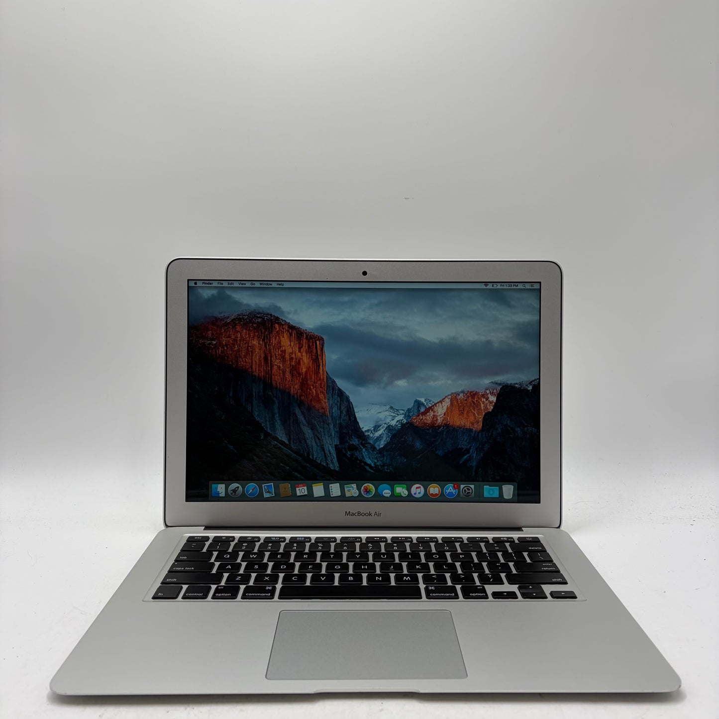 2017 Apple MacBook Air 13.3" i5 1.8GHz 8GB RAM 128GB SSD Silver A1466