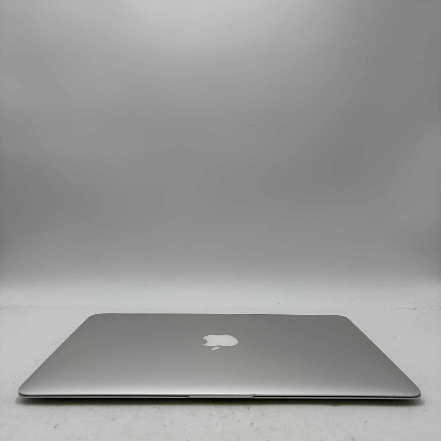 2017 Apple MacBook Air 13.3" i5 1.8GHz 8GB RAM 128GB SSD Silver A1466